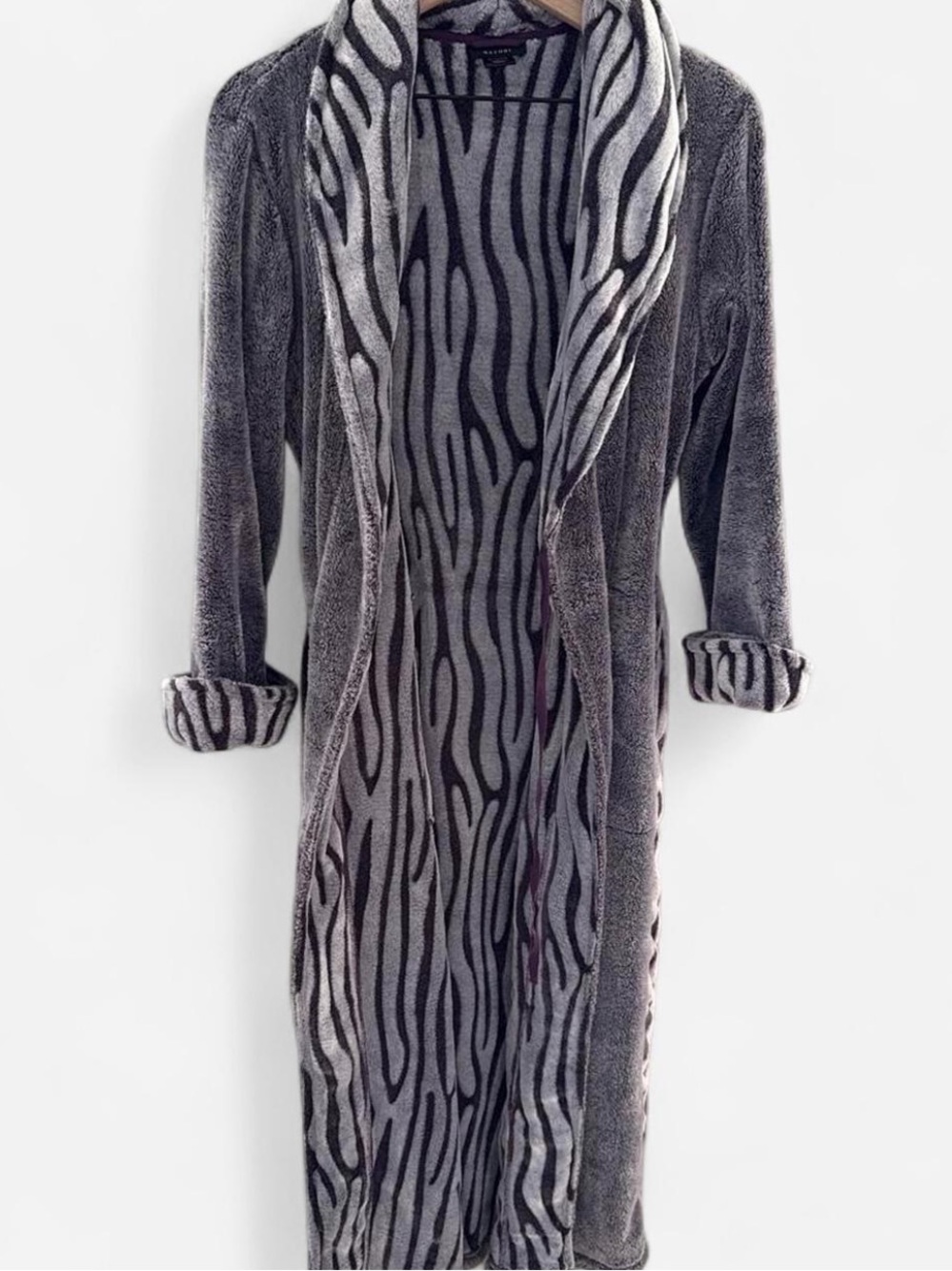NATORI Plush Purple Gray Long Animal Print Robe with Pockets